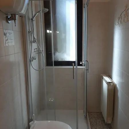 Finetti アパート グッビオ